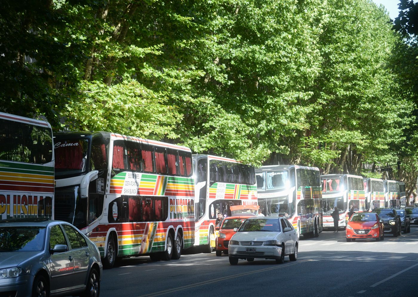 Más de 50 micros salieron desde UNO hacia Santiago del Estero para alentar a Estudiantes en la final por el Trofeo de Campeones Más de 50 micros salieron desde UNO hacia Santiago del Estero para alentar a Estudiantes en la final por el Trofeo de Campeones