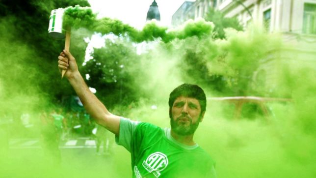 estatales marcharon en el centro de la plata para exigir el pase a planta de 11 mil contratados