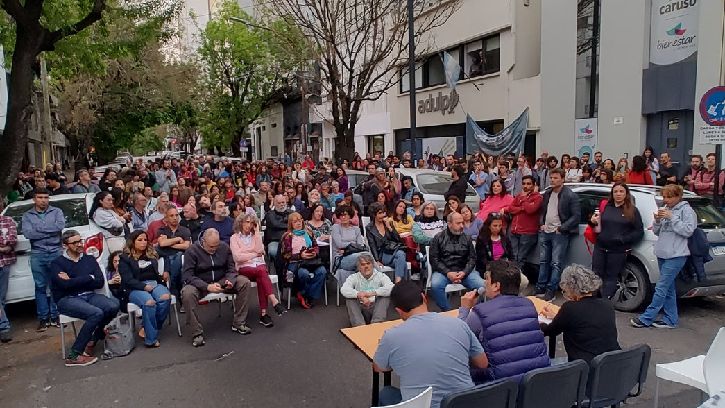 Los docentes de la UNLP adhirieron al paro y harán una marcha de antorchas en La Plata