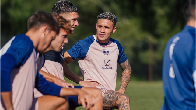 ¿que futbolistas tuvo a disposicion orfila en el primer entrenamiento de gimnasia?