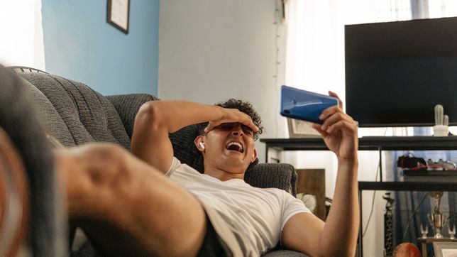 directv suma inteligencia artificial con dynamoedge para optimizar internet por fibra optica