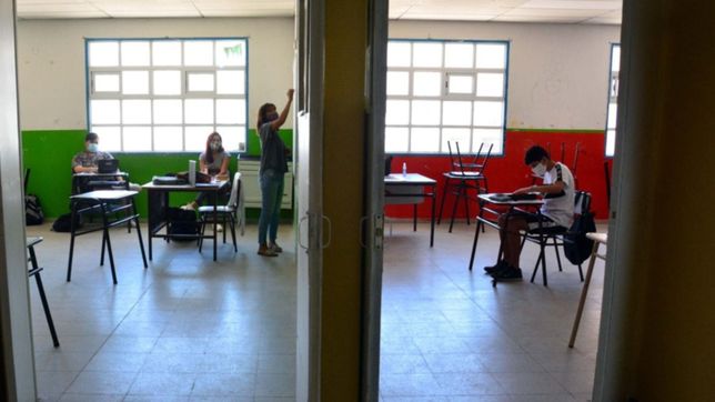 provincia retrasa la eliminacion de las repitencias en los colegios secundarios
