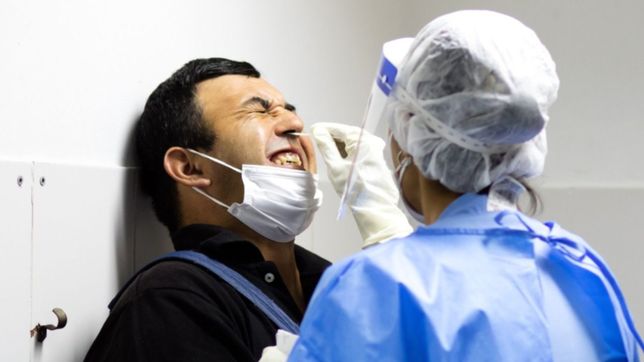 cuarta ola de covid-19: aumentan los casos y provincia pone el foco en los sintomas