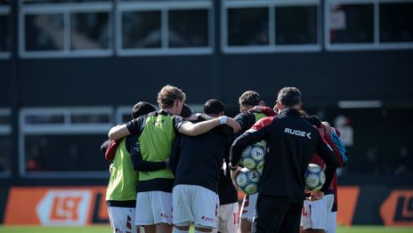 Con un once alternativo, Estudiantes empata frente a Deportivo Riestra