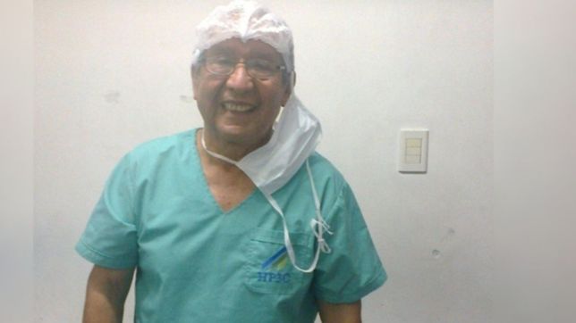 es medico jubilado y volvio a trabajar para combatir el covid: ?ayudare hasta que pueda?
