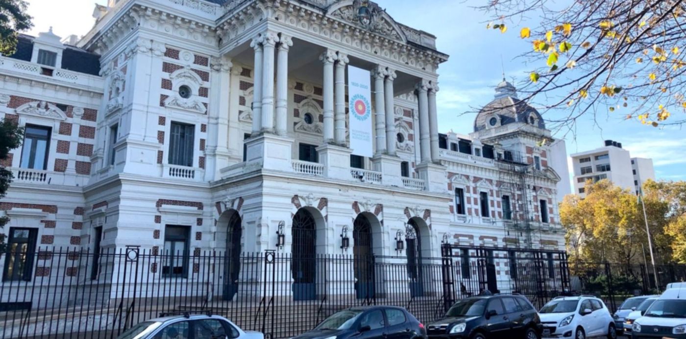 1653744482772.jpg?x=19&y=302&width=1467&height=734&rotate=0&scaleX=1&scaleY=1&ow=1500&oh=1125&&cw=1920&ch=950