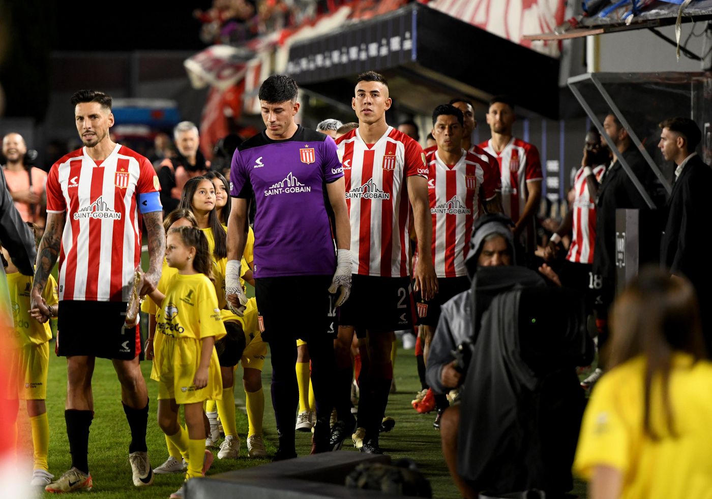 Estudiantes The Strongest Salida.jpg