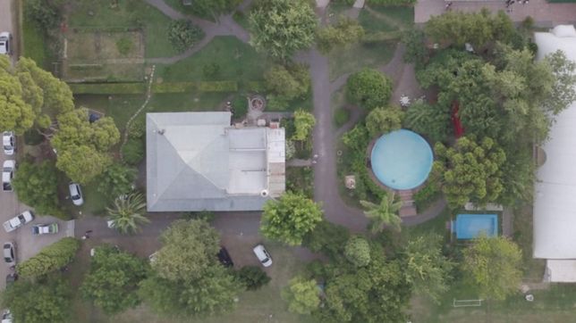 una testigo confirmo que en la colonia del lincoln habia un guardavidas para dos piletas