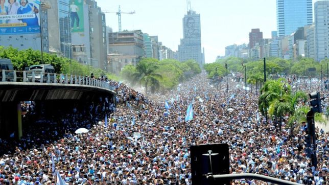 mas de cinco de millones de personas en la calle para ver a la seleccion