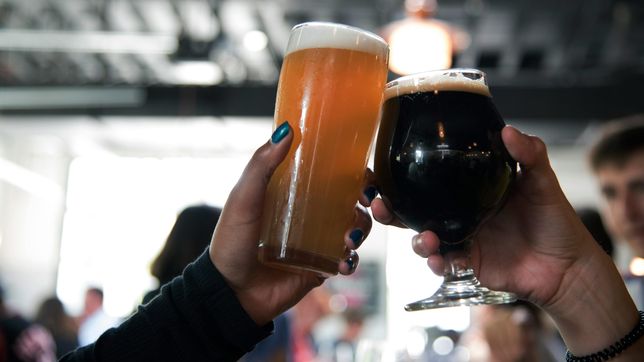 todo listo en baxar mercado para festejar san patricio con musica, sorteos y mucha cerveza