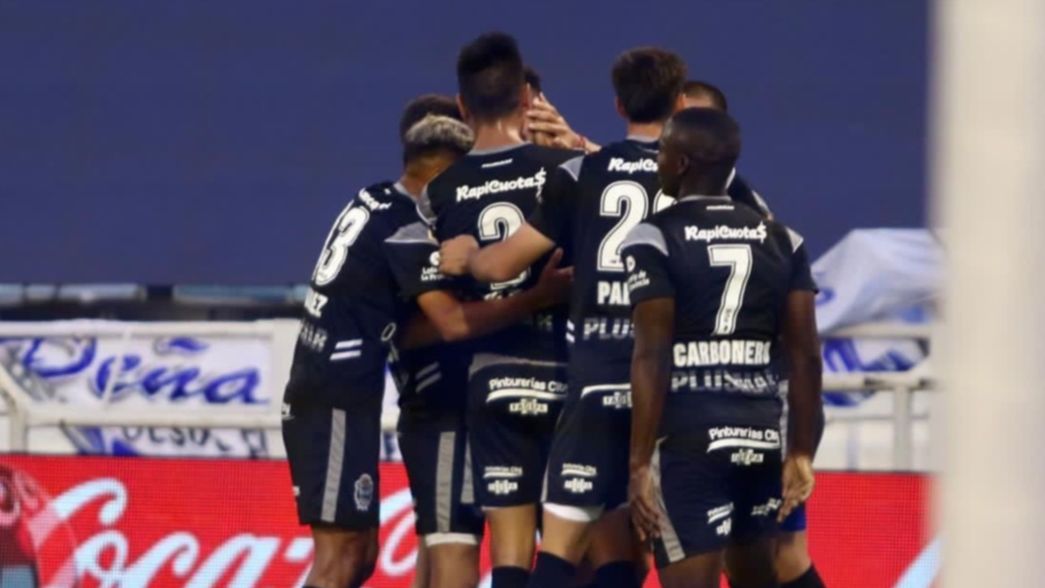 Gimnasia derrotó a Vélez, en un partido especial y con el dolor a flor de piel