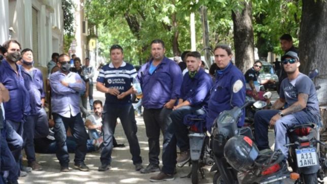 mas tension entre la uocra y sitraic: hubo nuevas concentraciones en 20 y 63