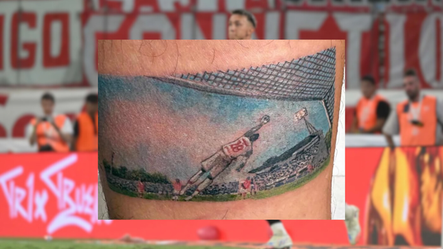 un pincha se tatuo la increible atajada de muslera en el clasico y el gesto emociono al arquero
