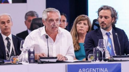 Alberto Fernández desafió al sistema financiero: Hay que cambiarlo drásticamente