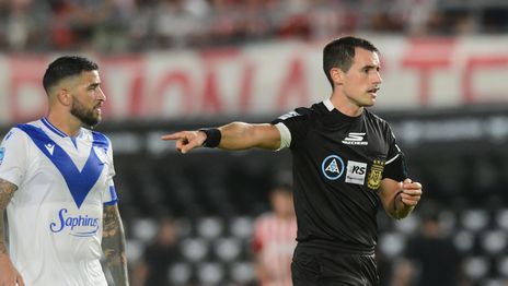 Sebastián Martínez Beligoy, el árbitro de Estudiantes vs. Racing con saldo a favor para el Pincha Sebastián Martínez Beligoy, el árbitro de Estudiantes vs. Racing con saldo a favor para el Pincha