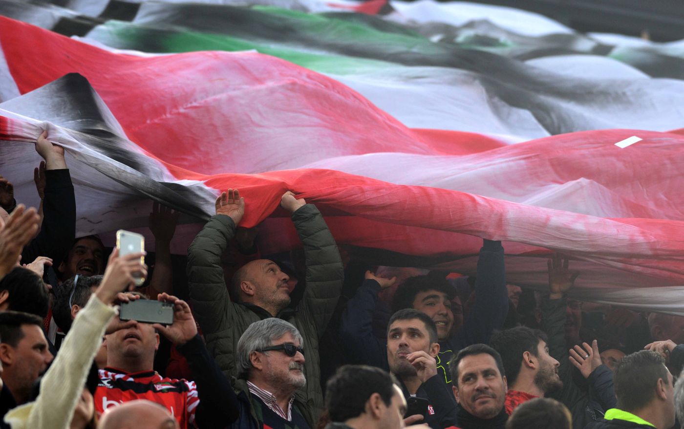 Hinchada Estudiantes (6).JPG