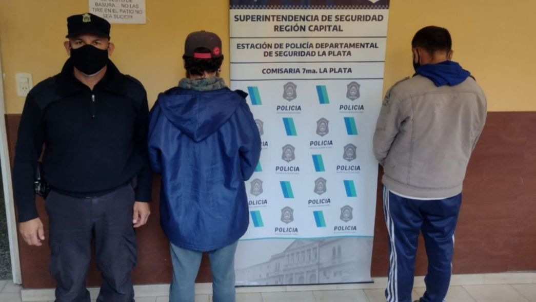 Sorprendieron a dos hermanos robando rieles del viejo ramal Brandsen - La Plata