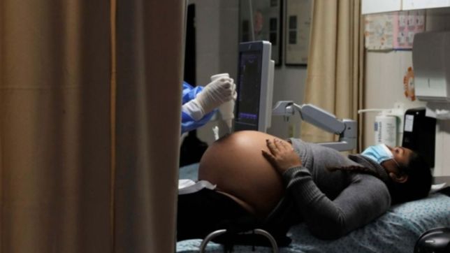 advierten por un riesgo elevado de enfermedad grave y muerte en embarazadas con covid-19