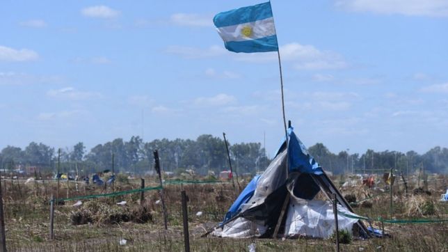 denuncian una asociacion ilicita de empresarios por la toma de tierras en la plata