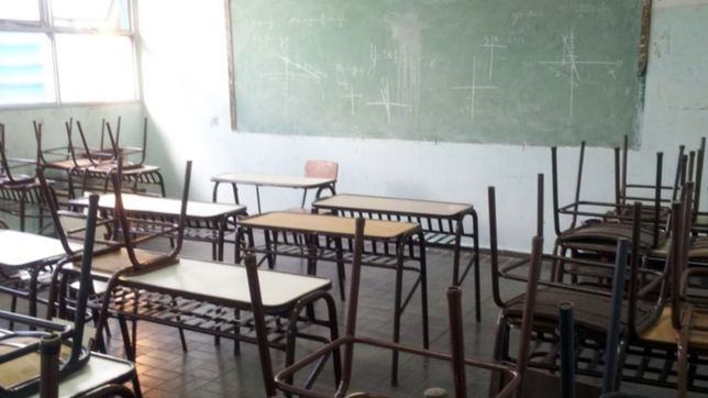 sin acuerdo y en plena crisis de infraestructura, docentes inician un paro de tres dias