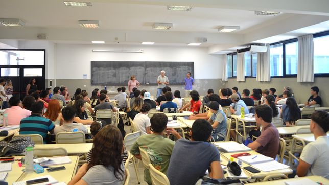 bochazo y polemica en una facultad de la unlp