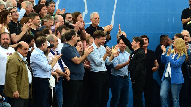 legisladores, sindicatos y agrupaciones: el respaldo del peronismo regional a kicillof