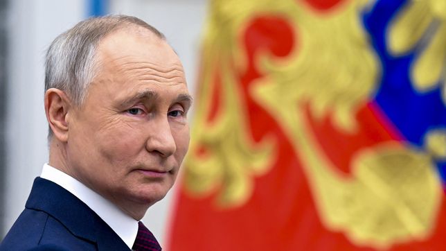 putin cruzo a javier milei: dolarizar es perder soberania