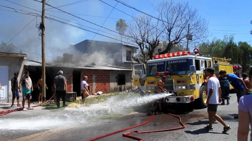 Se incendio una casa a medio construir y murieron cuatro hermanitos