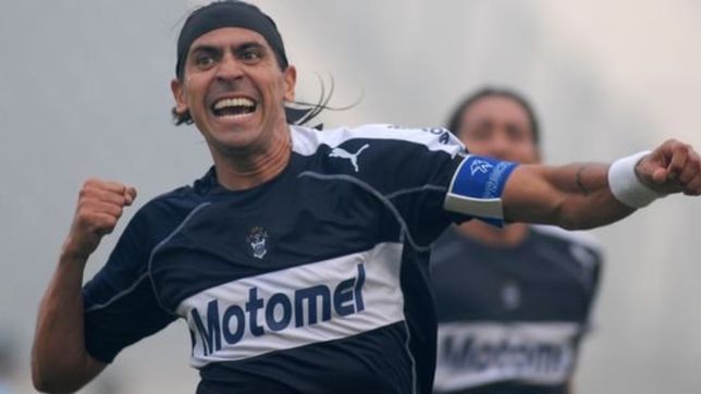 gimnasia es pueblo, transpire esos colores, la advertencia del hermano de eduardo dominguez