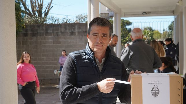 juan pablo allan voto en la plata y convoco a expresar las diferencias a traves de las urnas