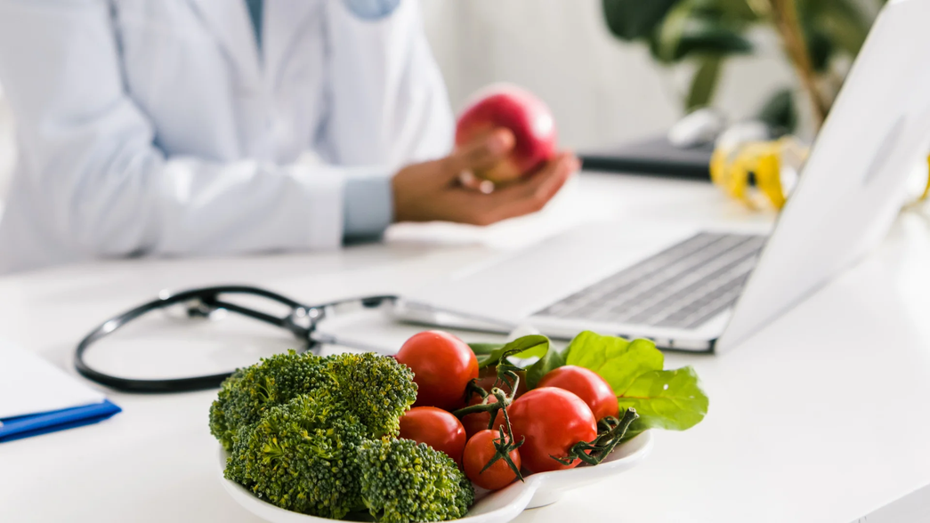 Charla gratuita en PAMI La Plata: alimentación y suplementos en adultos mayores