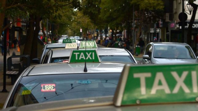 ya rige el nuevo aumento de taxis en la plata: ¿cuanto cuestan viajar?