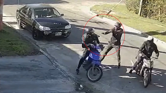 motochorros asaltaron a un joven en ringuelet a plena luz del dia y huyeron en su vehiculo