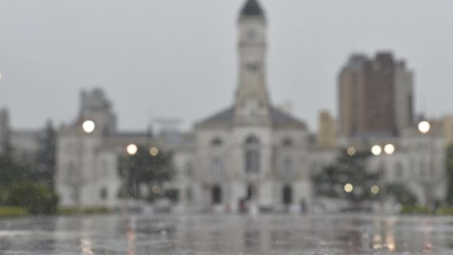 fin de semana gris, con lluvias y tormentas: asi va a estar el clima en la plata