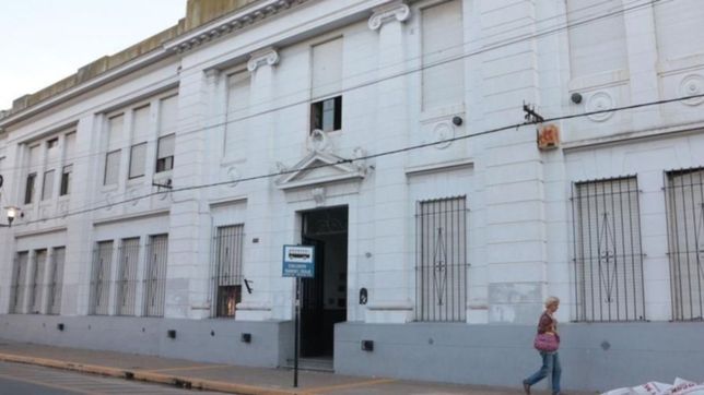 volvio la maestra que cacheo a nenes de primer grado en ensenada y crece el escandalo
