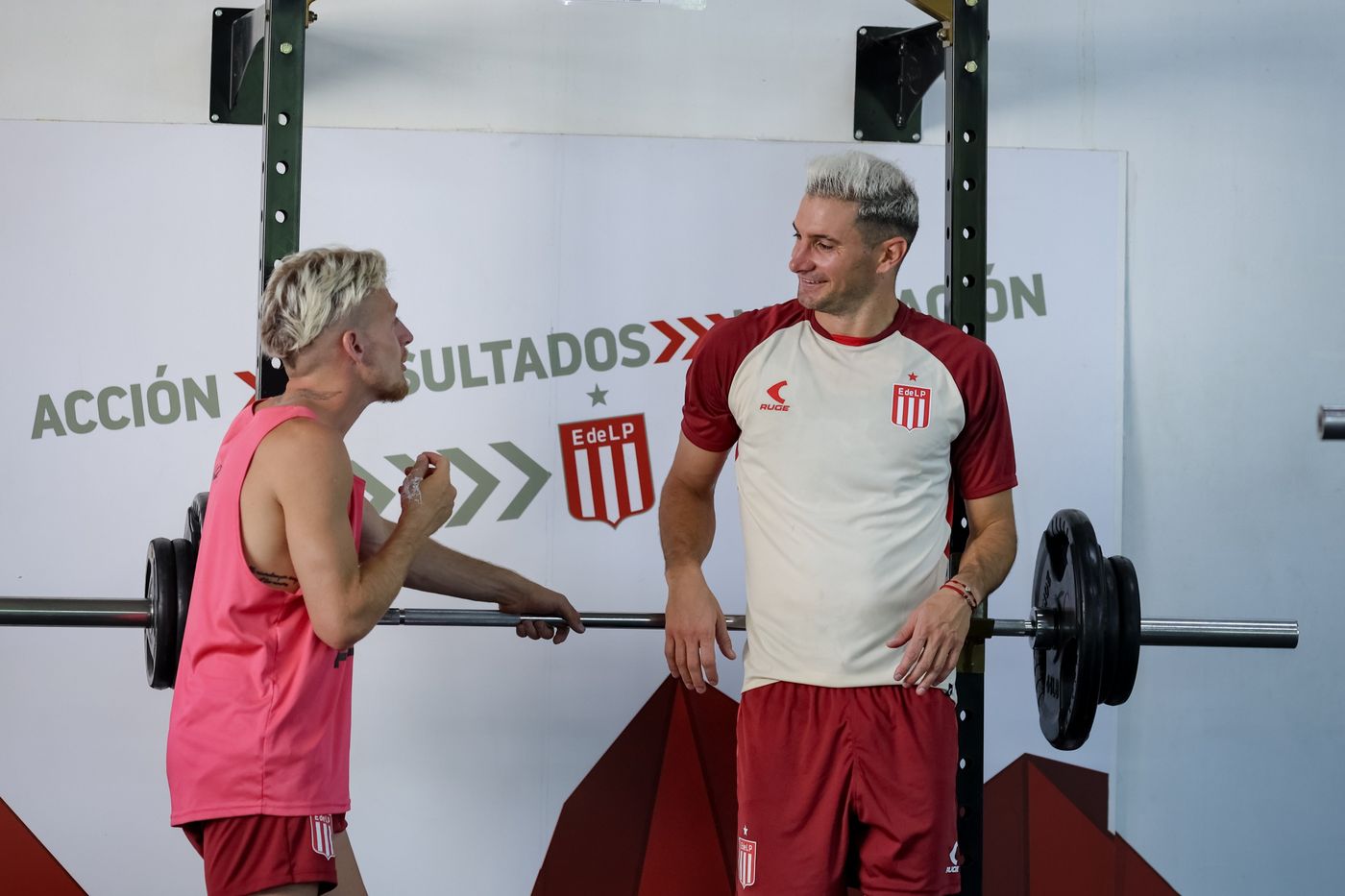 Lucas Alario entrenamiento Estudiantes Ascacíbar.jpeg