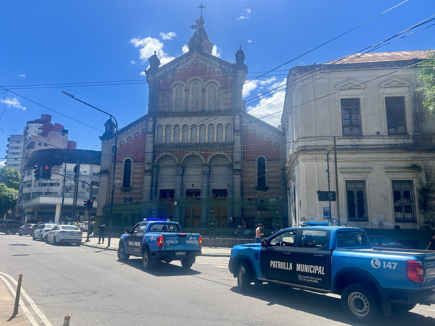 Durante la emergencia por el principio de incendio, patrullas municipales interrumpieron el tr&aacute;nsito en la zona del Colegio Sagrado Coraz&oacute;n