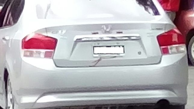 ?pone el auto donde quieras?,  la bronca de una vecina contra un conductor irrespetuoso