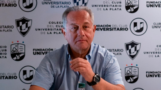 julio velasco vuelve a la plata para la inauguracion de un mural en su homenaje