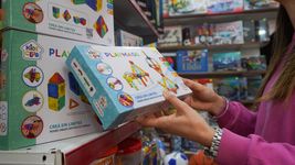 las ventas por el dia del nino cayeron 2,5% y los comercios apelaron a descuentos y cuotas las ventas por el dia del nino cayeron 2,5% y los comercios apelaron a descuentos y cuotas