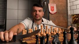 quique, el carnicero ajedrecista de ensenada que desafia a clientes a jugar una partida quique, el carnicero ajedrecista de ensenada que desafia a clientes a jugar una partida