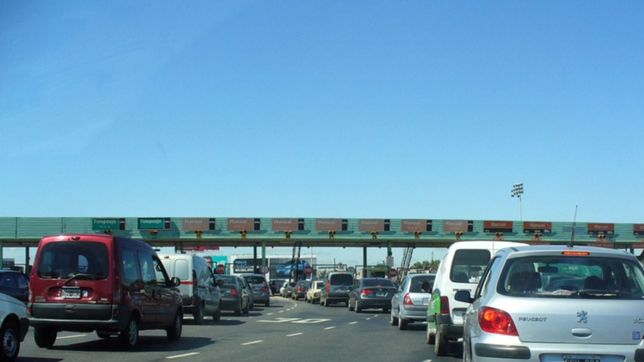 los peajes de la autopista seguiran levantando la barrera ante demoras