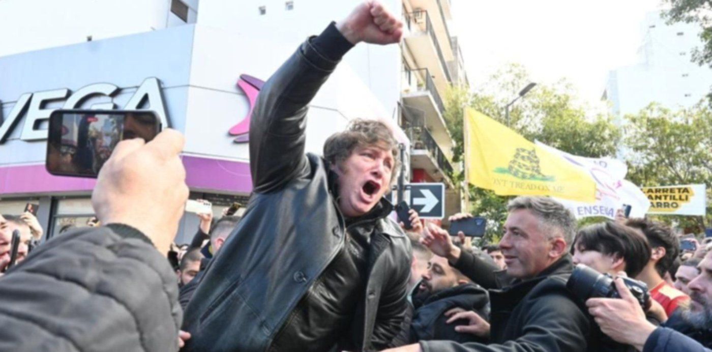 Javier Milei Carolina Piparo Leandro Guma en calle 12 La Plata