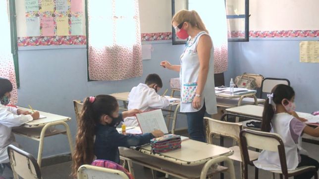 docentes bonaerenses rechazan la idea de sumar una hora extra de clases en las primarias