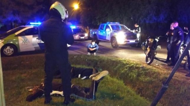 escaparon de un control policial, se cayeron a una zanja y terminaron detenidos