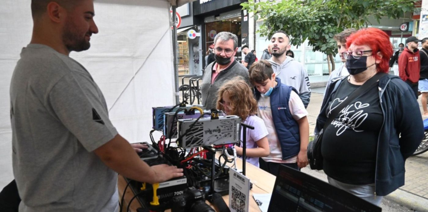 Expo Tecno en calle 12