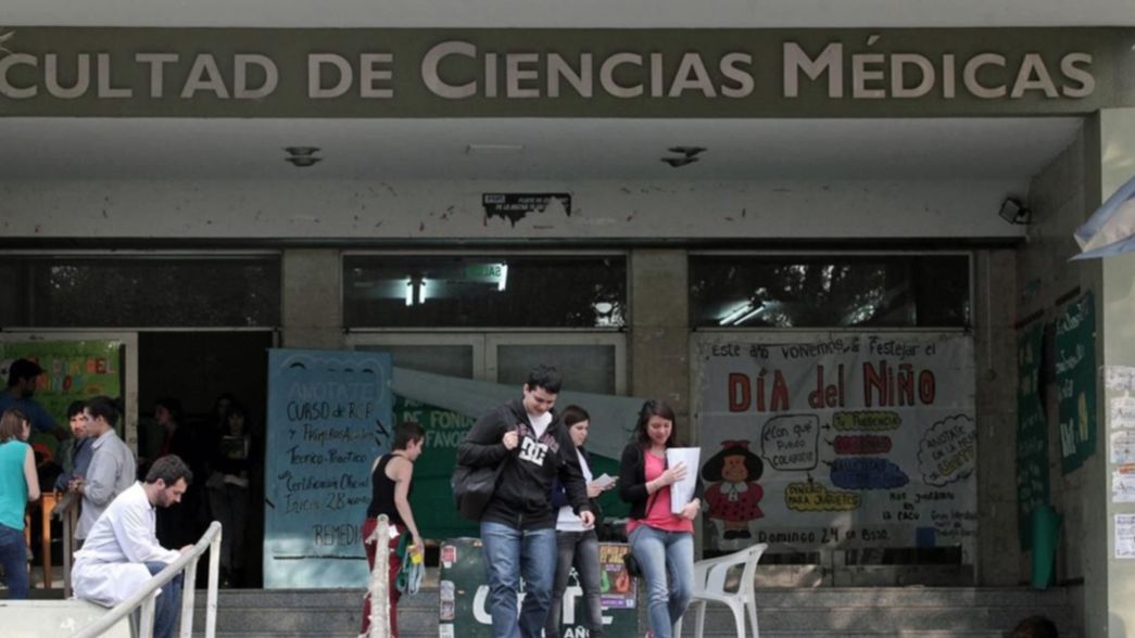 La Hoja de Roble volvió a las andanzas y genera nuevos problemas en la facultad de Medicina