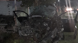 asi fue el choque en berisso en el que un joven automovilista se incrusto contra un paredon y murio asi fue el choque en berisso en el que un joven automovilista se incrusto contra un paredon y murio