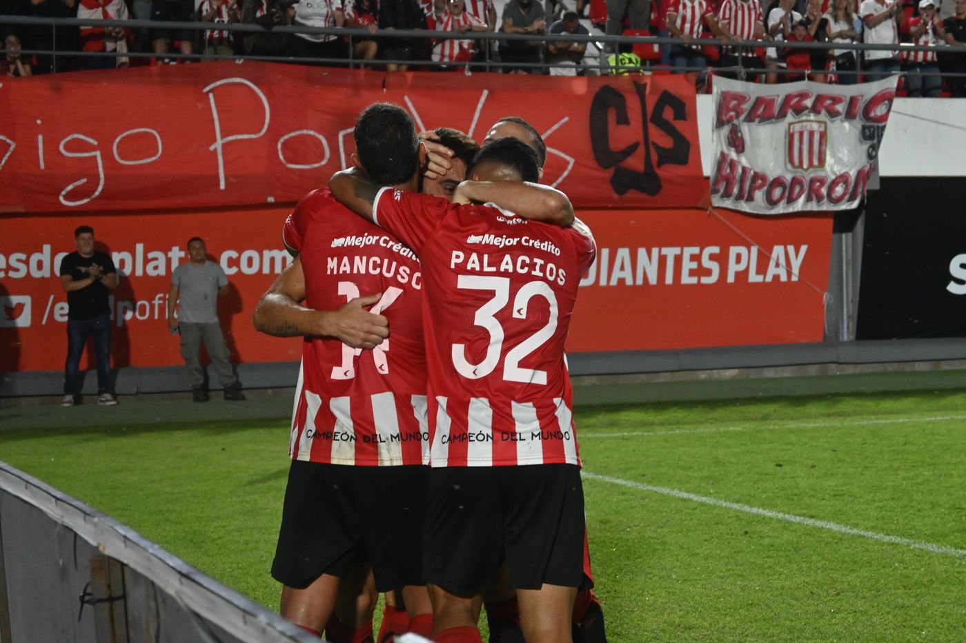 Estudiantes Newells gol festejo.JPG