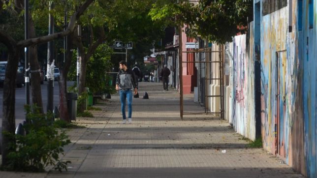 el gobierno aplicara un toque de queda en todo el pais durante 10 dias